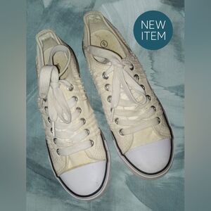 Women Shoes White Sneakers Size 5